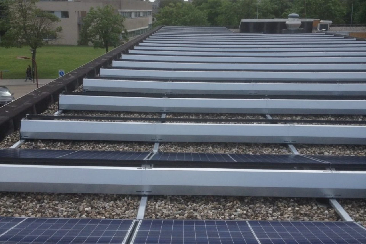 zonnepanelen-te-dicht-bij-de-dakrand-960x640