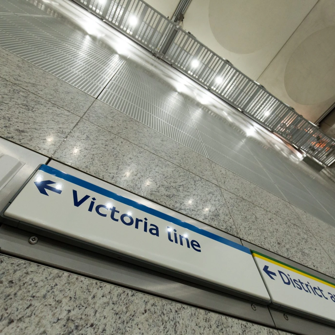 Victoria Station, Travelling Gantry, Training