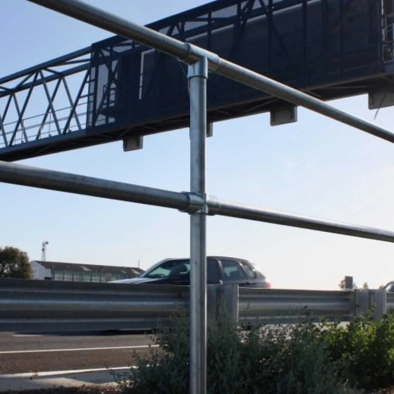 interclamp-highway-balustrade