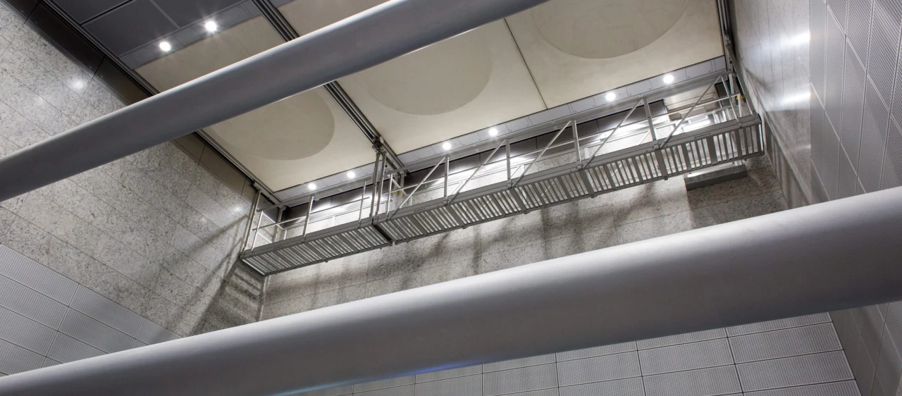 Victoria Line, Station, Travelling Gantry