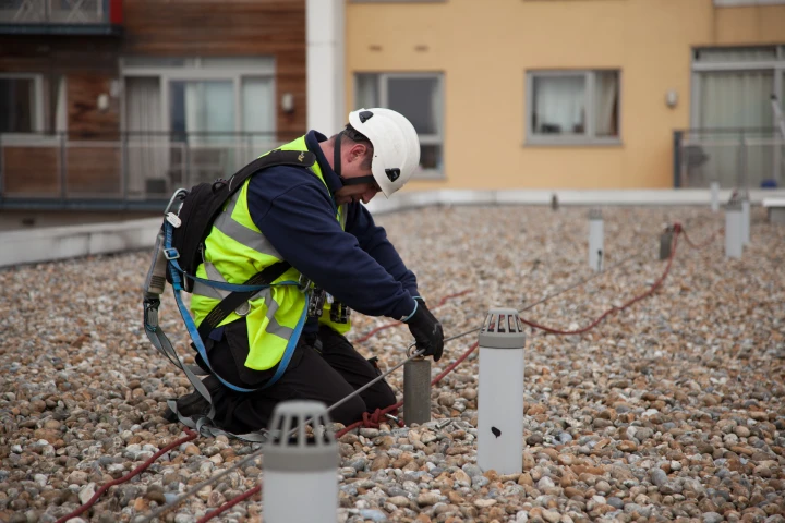 Latchways ManSafe Fall Protection System Benefits | Eurosafe